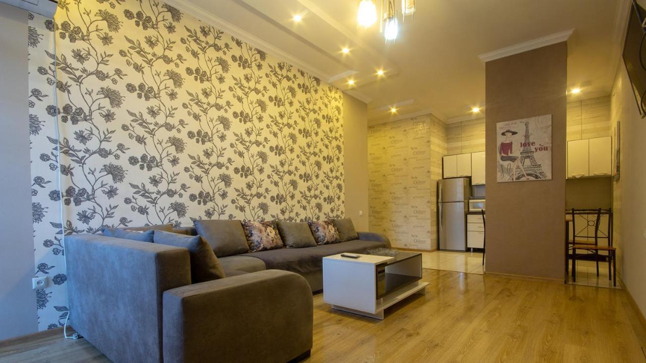 Home Apartments Тбилиси Екстериор снимка