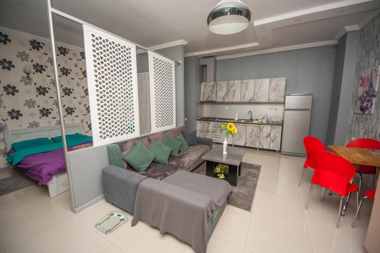 Home Apartments Тбилиси Екстериор снимка