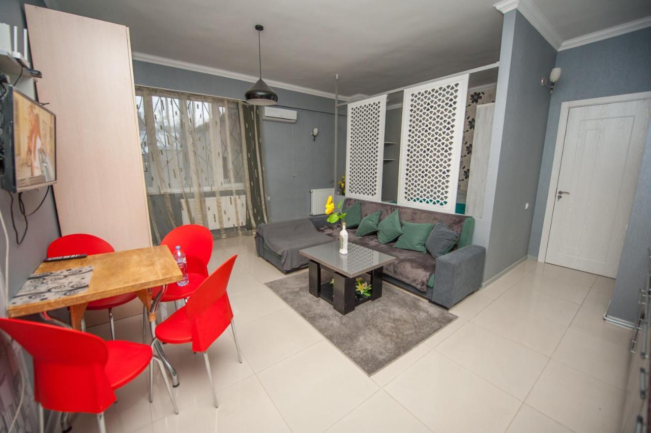 Home Apartments Тбилиси Екстериор снимка