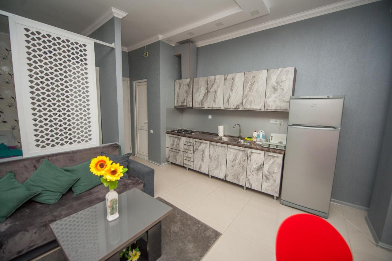 Home Apartments Тбилиси Екстериор снимка